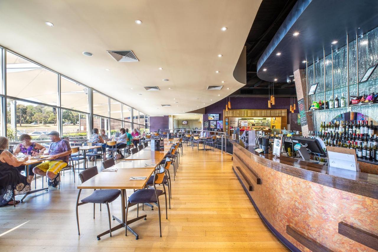 Nightcap At Sandown Park Hotel Noble Park Exterior photo