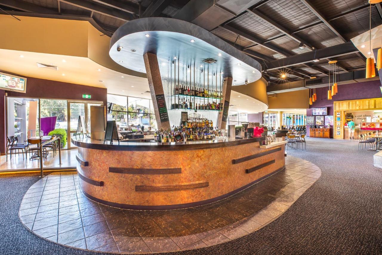 Nightcap At Sandown Park Hotel Noble Park Exterior photo