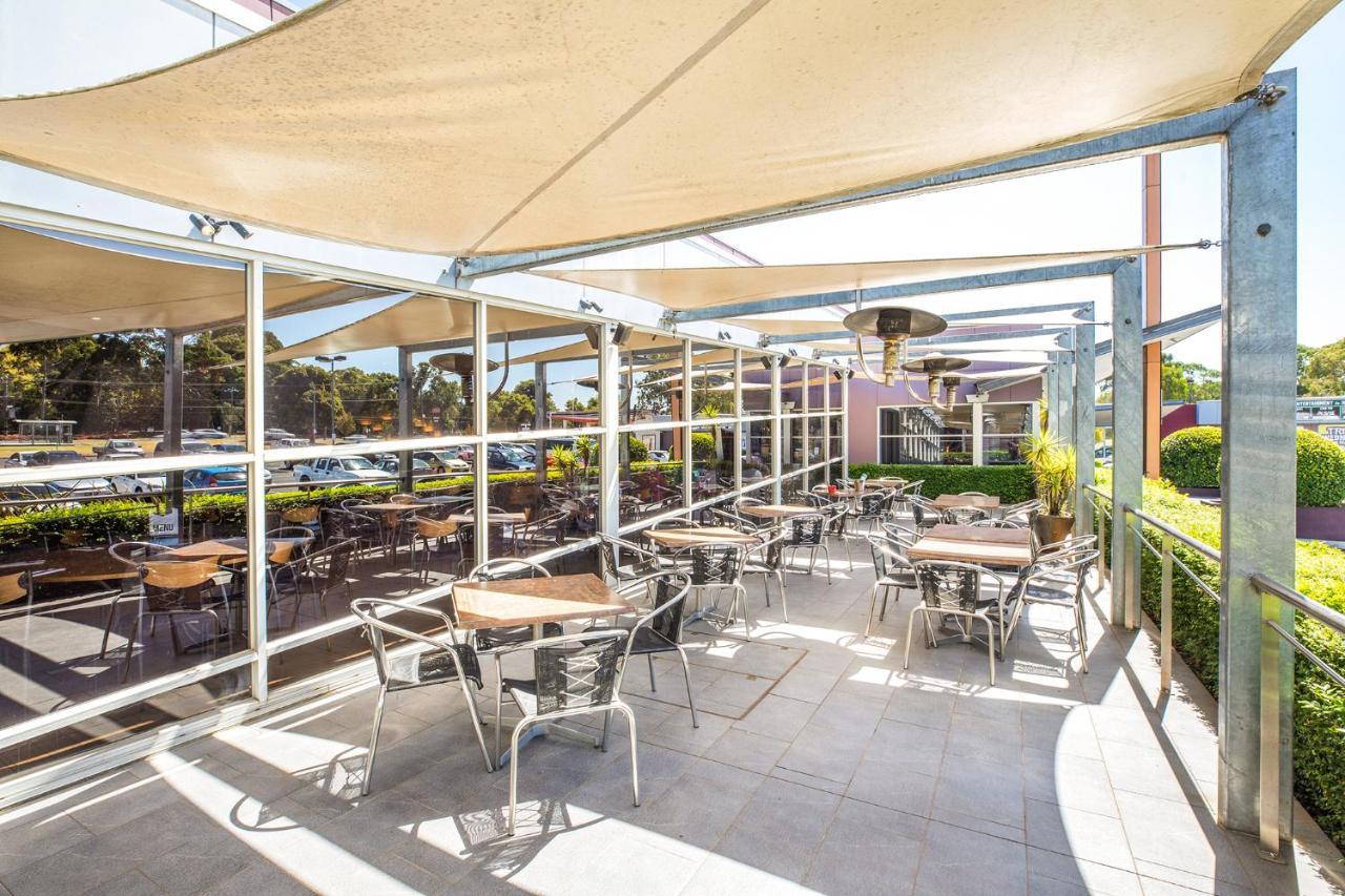 Nightcap At Sandown Park Hotel Noble Park Exterior photo