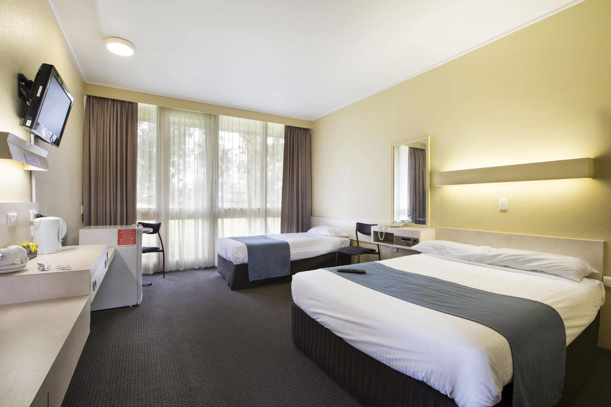 Nightcap At Sandown Park Hotel Noble Park Exterior photo